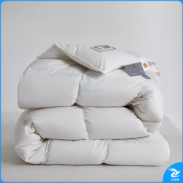 伊伊爱 纯色90鸭绒被芯 BZ0JD02201110 200*230cm总重1750g 面料:85%聚酯纤维+15%棉 填充:白鸭绒(90%含绒量)填充700g (白色) 袋装