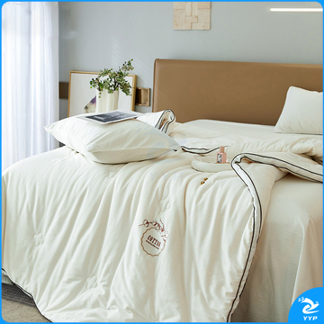 伊伊爱 全棉提花贡缎棉花秋冬被约 BZ0TDC2201155 5.2斤 200*230cm 填充成分:全棉