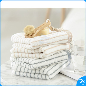 1100144388EA 洁丽雅 6450 纯棉舒适面巾 72*34CM 随机色 1条